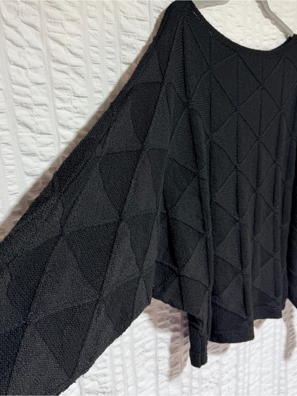SHEIN Black Textured Diamond Knit Pullover